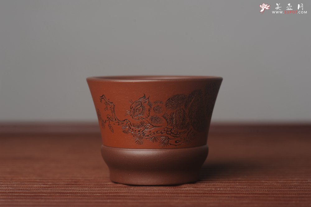 紫砂壶图片：美杯国庆特惠 精品好泥好工好刻雅致特厚实松鼠主人杯 - 宜兴紫砂壶网