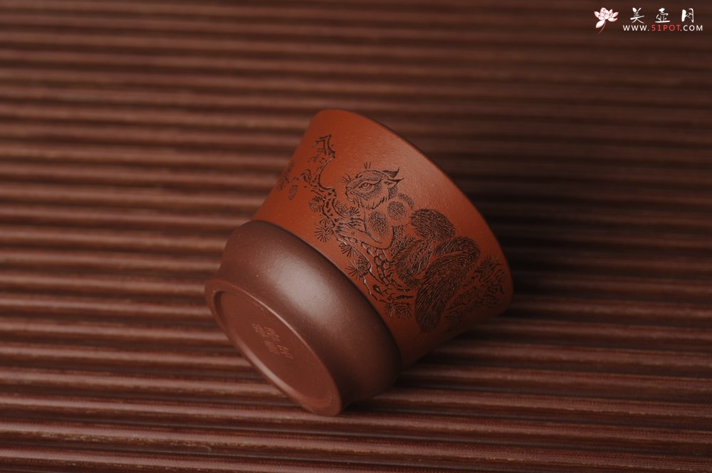 紫砂壶图片：美杯国庆特惠 精品好泥好工好刻雅致特厚实松鼠主人杯 - 宜兴紫砂壶网