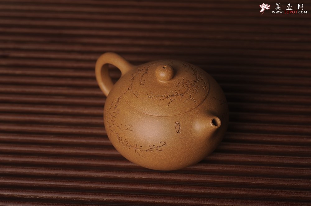 紫砂壶图片：油润老黄段泥(此泥料属于家藏老料！油润无比，识者自知！)全手工喜上眉梢小品西施 特文气 - 宜兴紫砂壶网