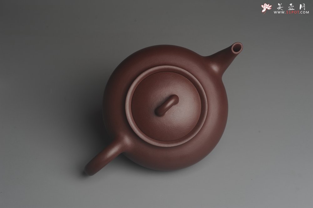 紫砂壶图片：油润底曹青 全手工三足致远 饱满厚重大气 - 宜兴紫砂壶网