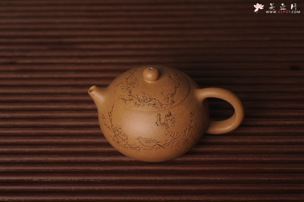 紫砂壶图片：油润老黄段泥(此泥料属于家藏老料！油润无比，识者自知！)全手工喜上眉梢小品西施 特文气 - 宜兴紫砂壶网