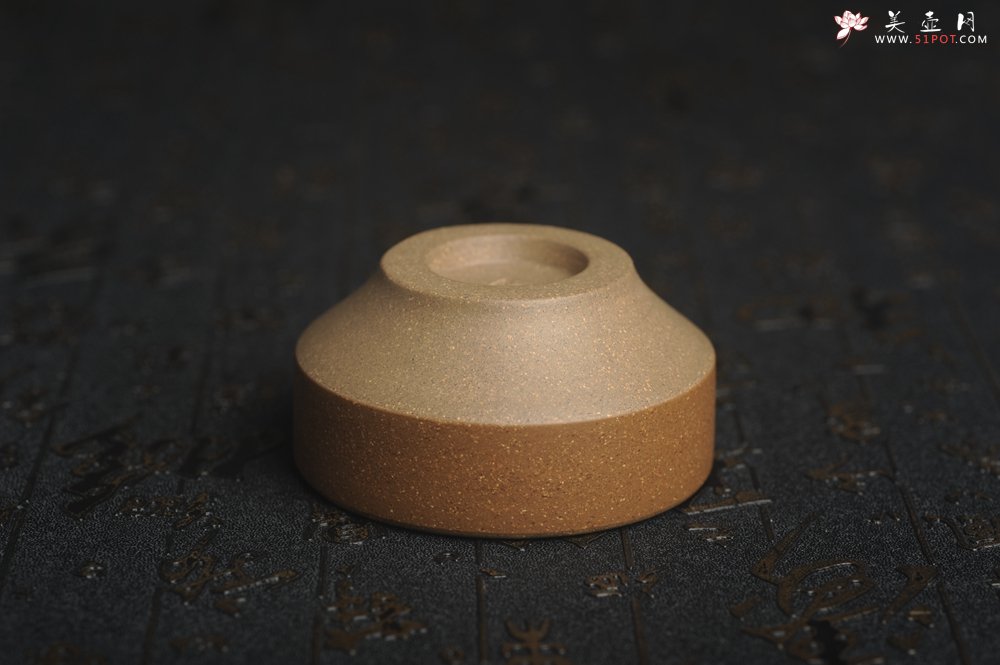 紫砂壶图片：美杯国庆特惠 精品好泥好工好刻雅致特厚实和为贵主人杯 茶人醉爱 - 宜兴紫砂壶网