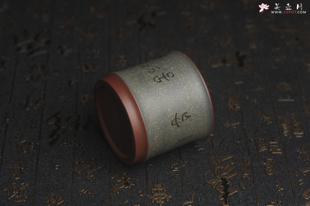 紫砂壶图片：美杯国庆特惠 精品好泥好工好刻雅致特厚实人物主人杯 茶人醉爱 - 宜兴紫砂壶网