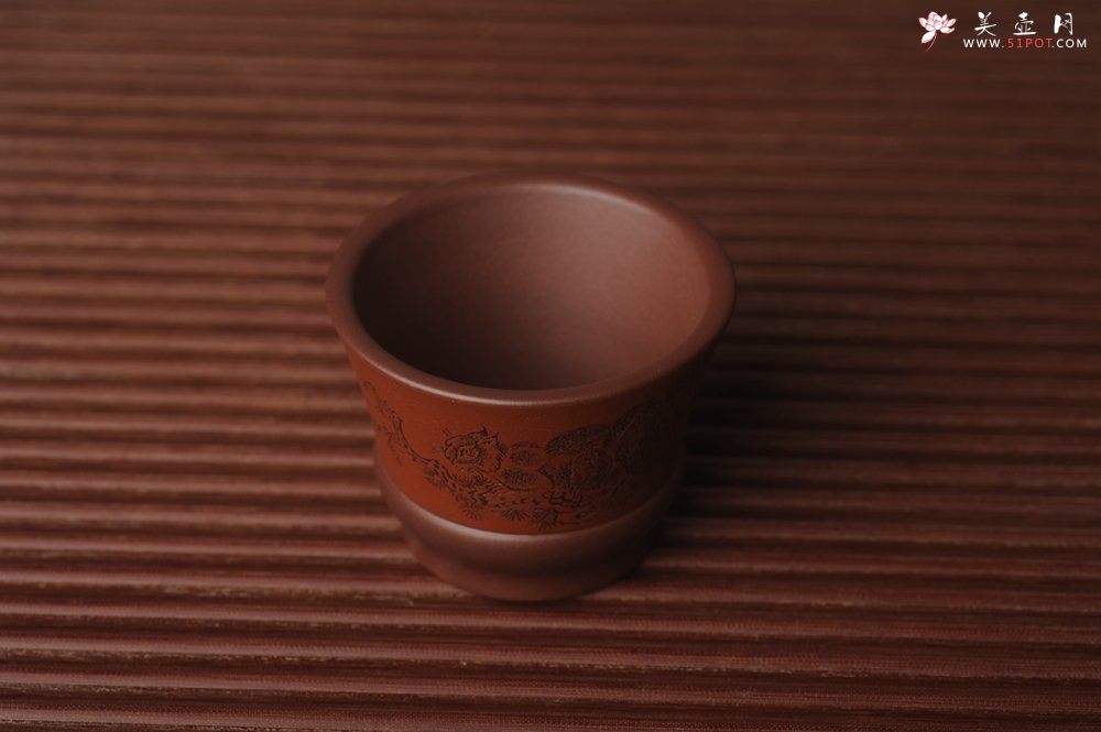 紫砂壶图片：美杯国庆特惠 精品好泥好工好刻雅致特厚实松鼠主人杯 - 宜兴紫砂壶网