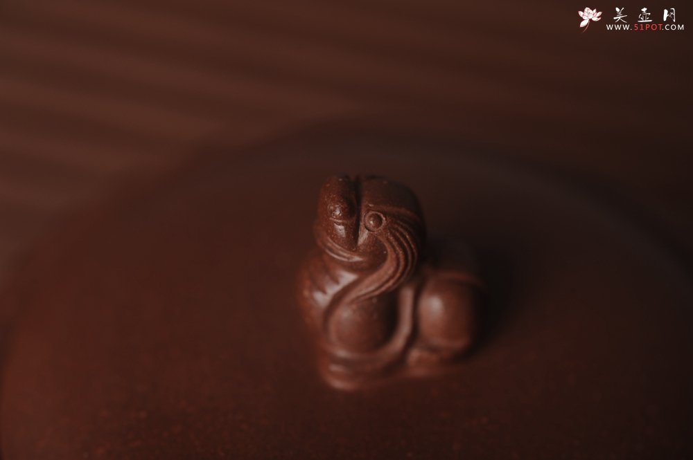 紫砂壶图片：美壶特惠 精致玉带瑞狮壶 - 宜兴紫砂壶网