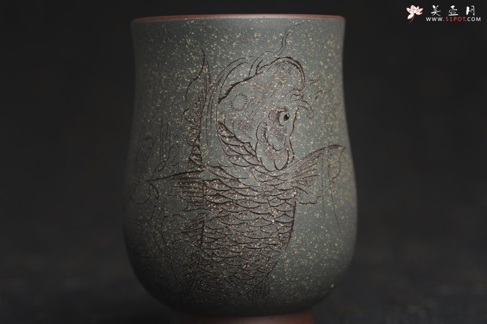 紫砂壶图片：美杯国庆特惠 精品好泥好工好刻雅致特厚实鱼跃主人杯 茶人醉爱 - 宜兴紫砂壶网