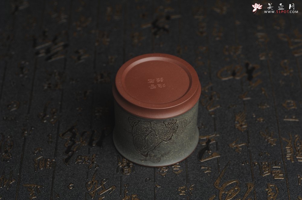 紫砂壶图片：美杯国庆特惠 精品好泥好工好刻雅致特厚实人物主人杯 茶人醉爱 - 宜兴紫砂壶网