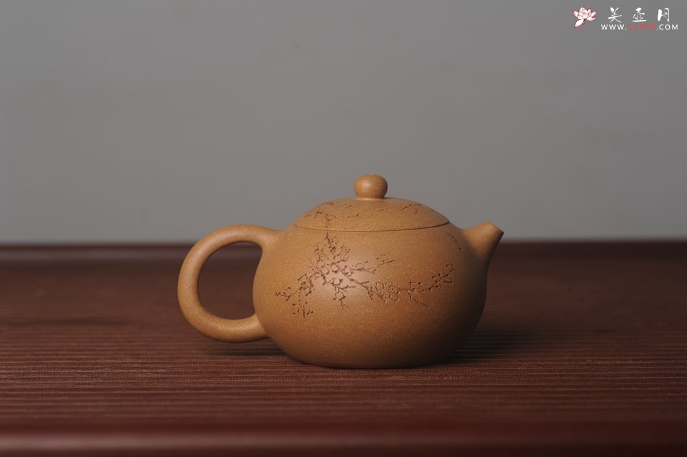 紫砂壶图片：油润老黄段泥(此泥料属于家藏老料！油润无比，识者自知！)全手工喜上眉梢小品西施 特文气 - 宜兴紫砂壶网