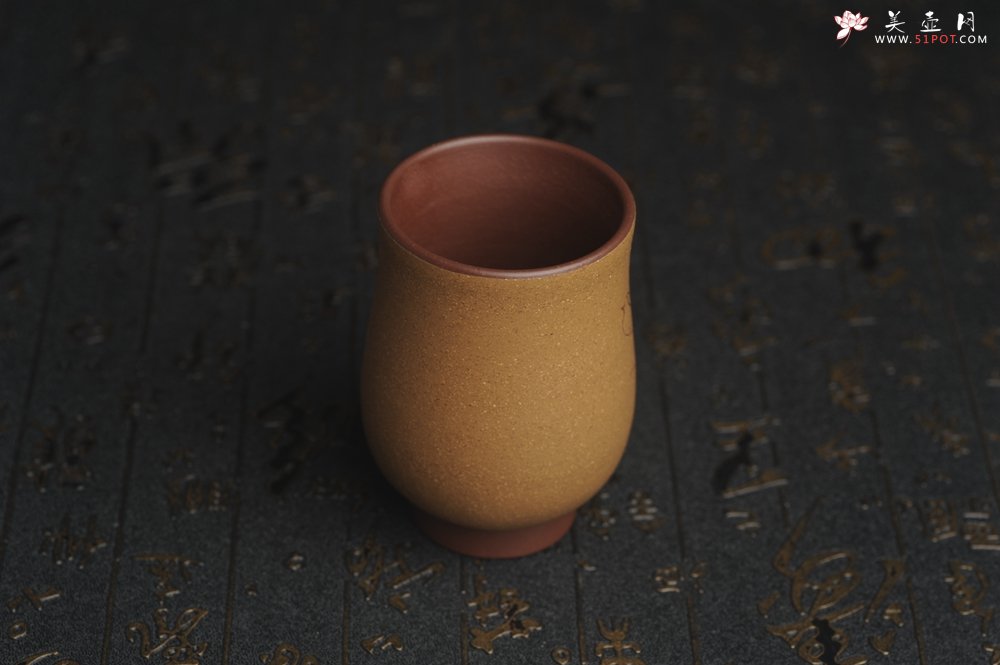 紫砂壶图片：美杯特惠 精品好泥好工好刻雅致特厚实鱼跃主人杯二式 茶人醉爱 - 宜兴紫砂壶网