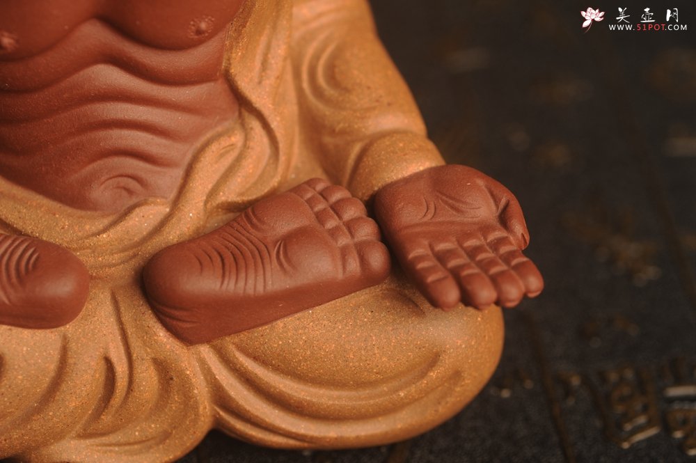 紫砂壶图片：迎中秋特惠紫砂雕塑 精工好料沐心罗汉 高14cm - 宜兴紫砂壶网