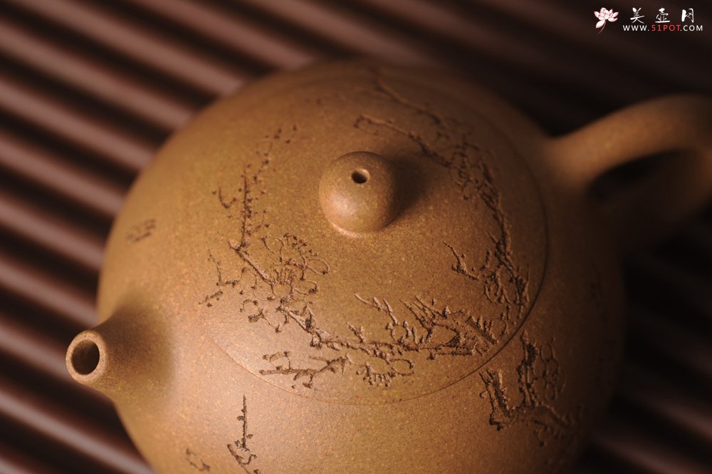 紫砂壶图片：油润老黄段泥(此泥料属于家藏老料！油润无比，识者自知！)全手工喜上眉梢小品西施 特文气 - 宜兴紫砂壶网