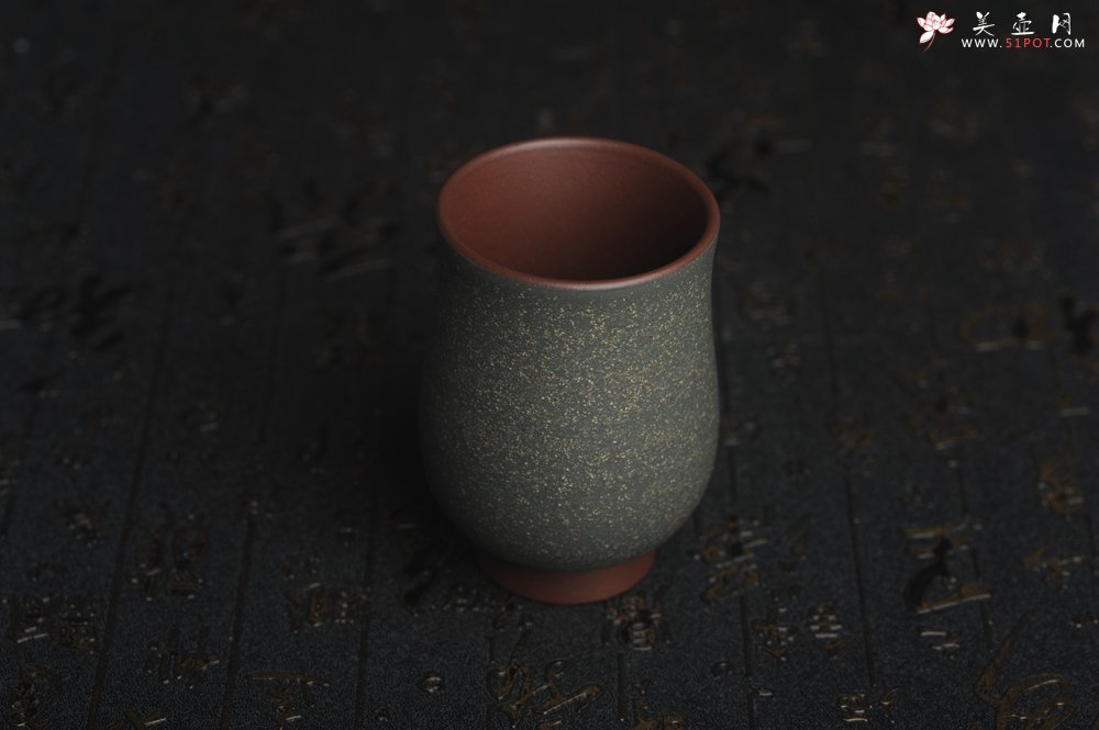 紫砂壶图片：美杯国庆特惠 精品好泥好工好刻雅致特厚实鱼跃主人杯 茶人醉爱 - 宜兴紫砂壶网