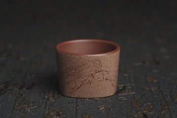 紫砂壶图片：美杯国庆特惠 精品好泥好工好刻雅致特厚实禅心主人杯 茶人醉爱 - 宜兴紫砂壶网