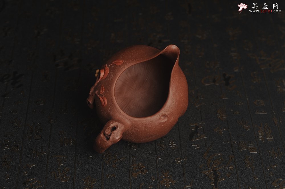 紫砂壶图片：美杯特惠 赵老师精品贴叶公道杯 茶人醉爱 - 宜兴紫砂壶网