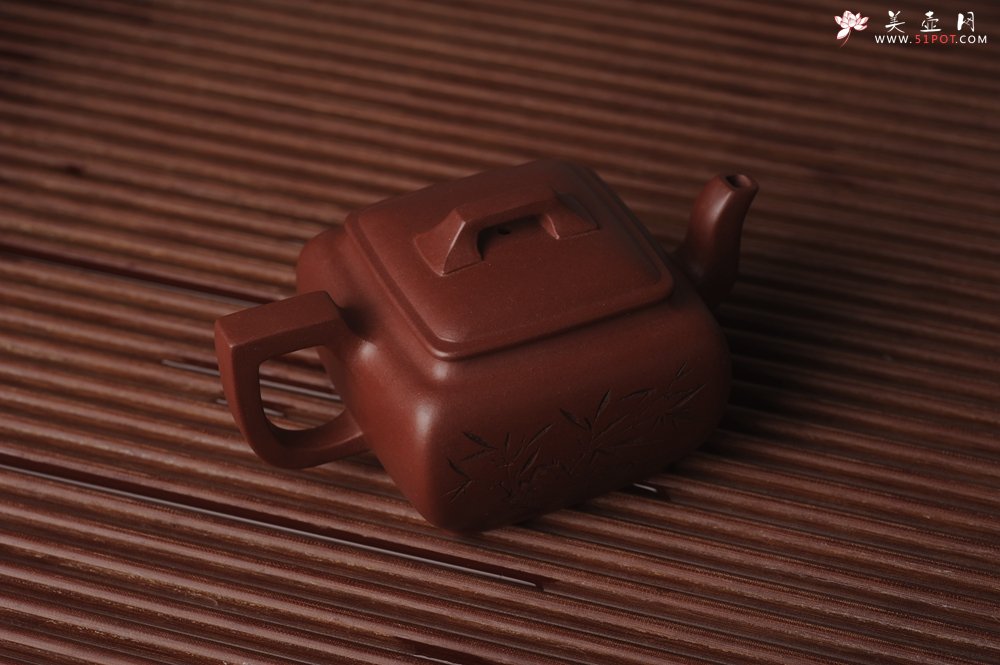 紫砂壶图片：美壶特惠 精品宝瑟四方方樽 陈俊儒精心装饰 - 宜兴紫砂壶网
