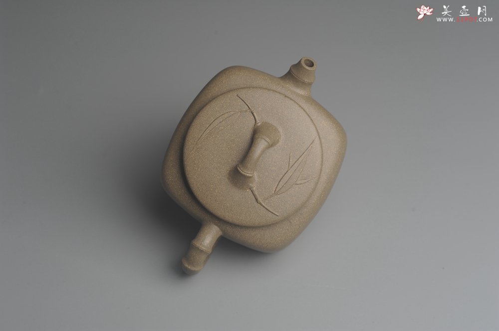 紫砂壶图片：美壶特惠 精工青段四方竹壶 茶人醉爱 - 宜兴紫砂壶网