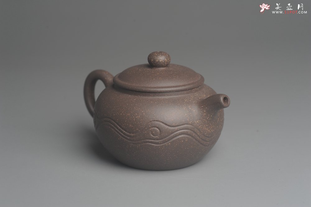 紫砂壶图片：美壶特惠 优质青灰段泥精致行云流水套组 一壶（180cc）二杯一醒茶罐（280cc） - 宜兴紫砂壶网