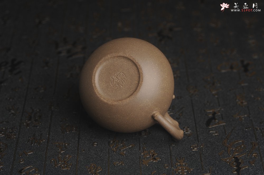 紫砂壶图片：美壶特惠 精致青段茄瓜物语壶 茶人醉爱 - 宜兴紫砂壶网