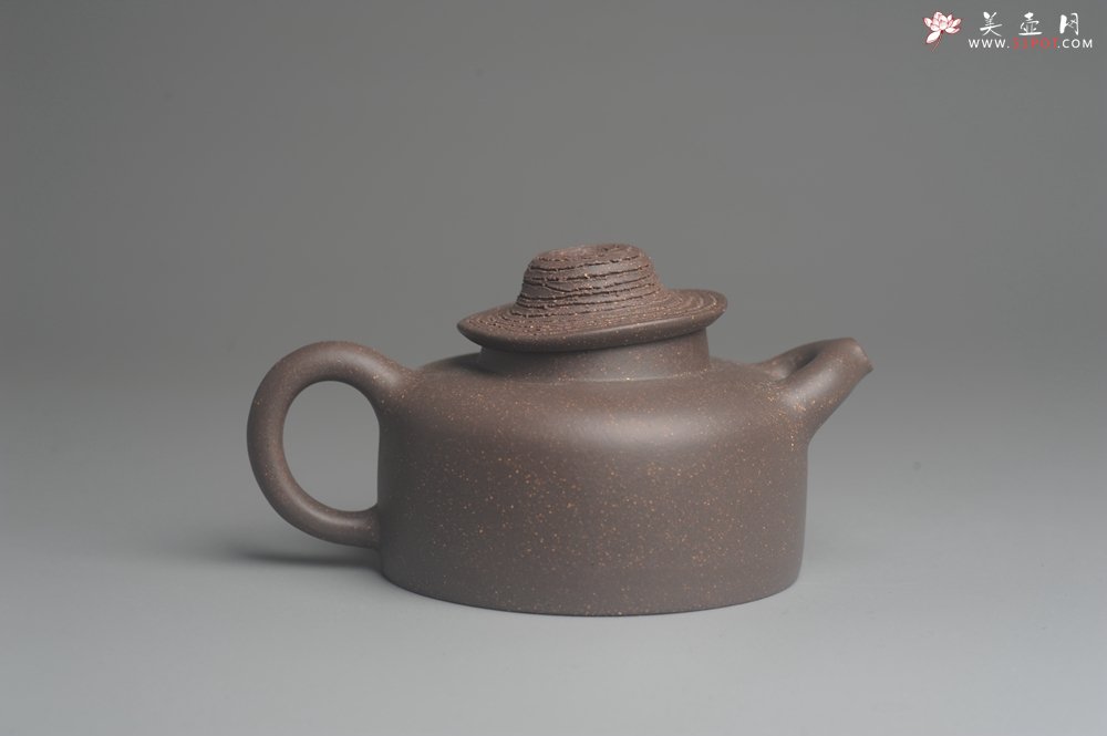 紫砂壶图片：美壶特惠 优质青灰段泥精致牧牛壶 茶人醉爱 - 宜兴紫砂壶网