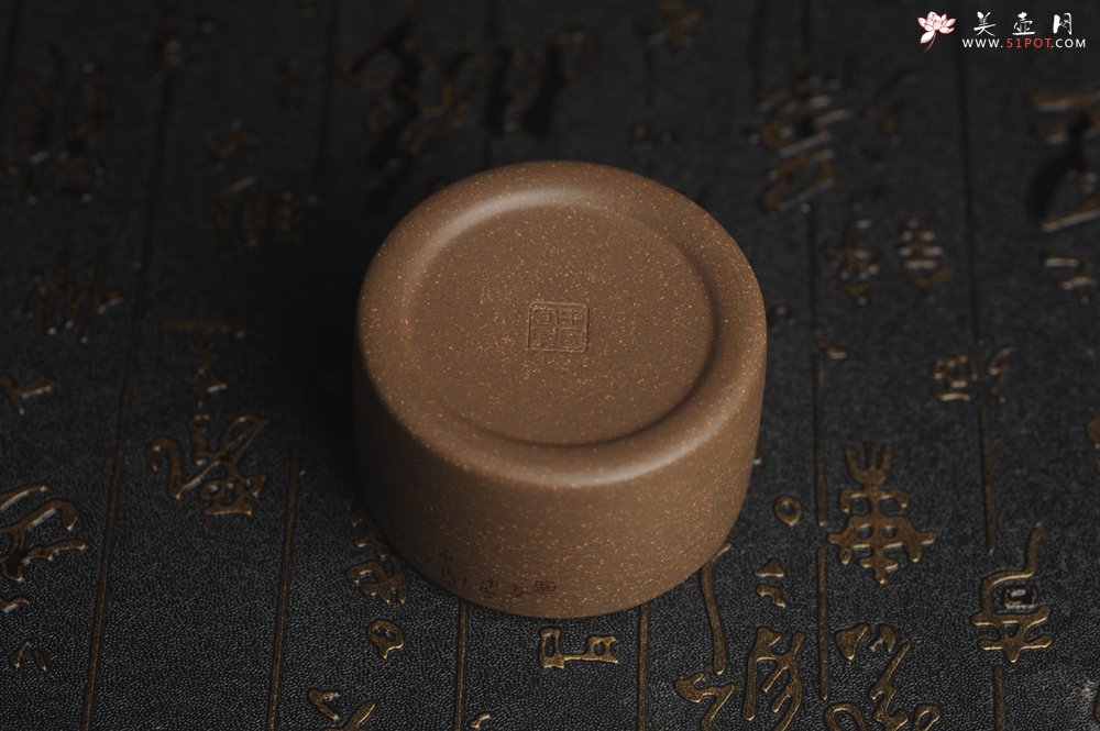 紫砂壶图片：美杯特惠 精品好泥好工雅致山居图主人杯 - 宜兴紫砂壶网