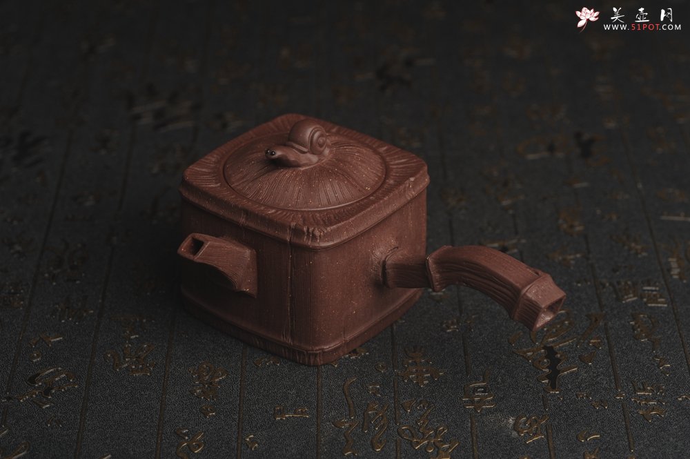 紫砂壶图片：美壶特惠 精致蜗牛四方竹唐羽壶 茶人醉爱 - 宜兴紫砂壶网