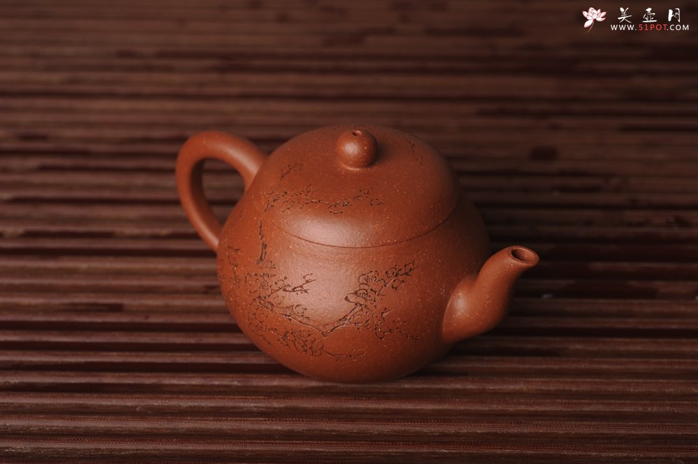 紫砂壶图片：潜力股周小培原创全手工缘德壶 通转梅花 特文气 - 宜兴紫砂壶网