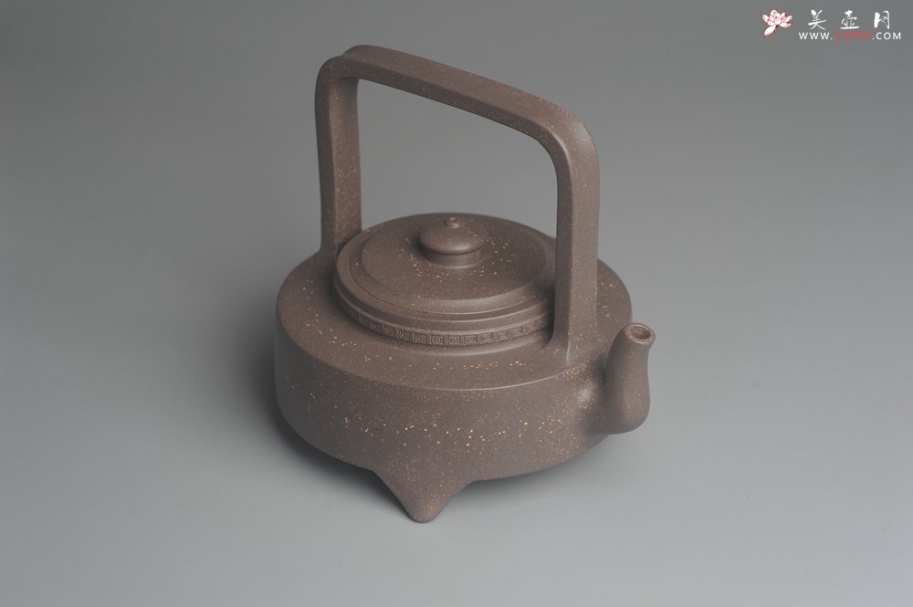 紫砂壶图片：美壶特惠 精致青灰段泥繁星提梁壶 茶人醉爱 - 宜兴紫砂壶网