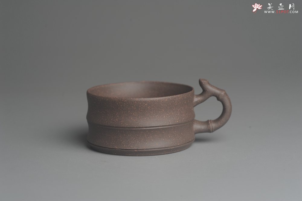 紫砂壶图片：美壶特惠 精致青灰段竹扁套壶 一壶（280ml）二杯（每个100ml） - 宜兴紫砂壶网