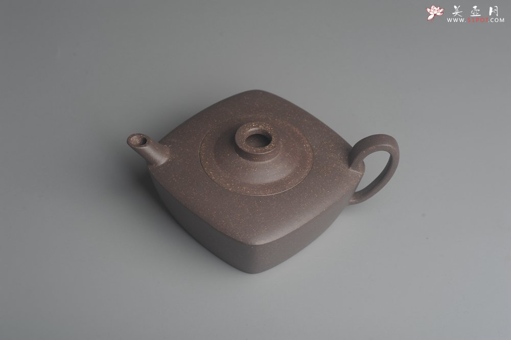 紫砂壶图片：美壶特惠 精致青灰段泥四方无名壶 茶人醉爱 - 宜兴紫砂壶网