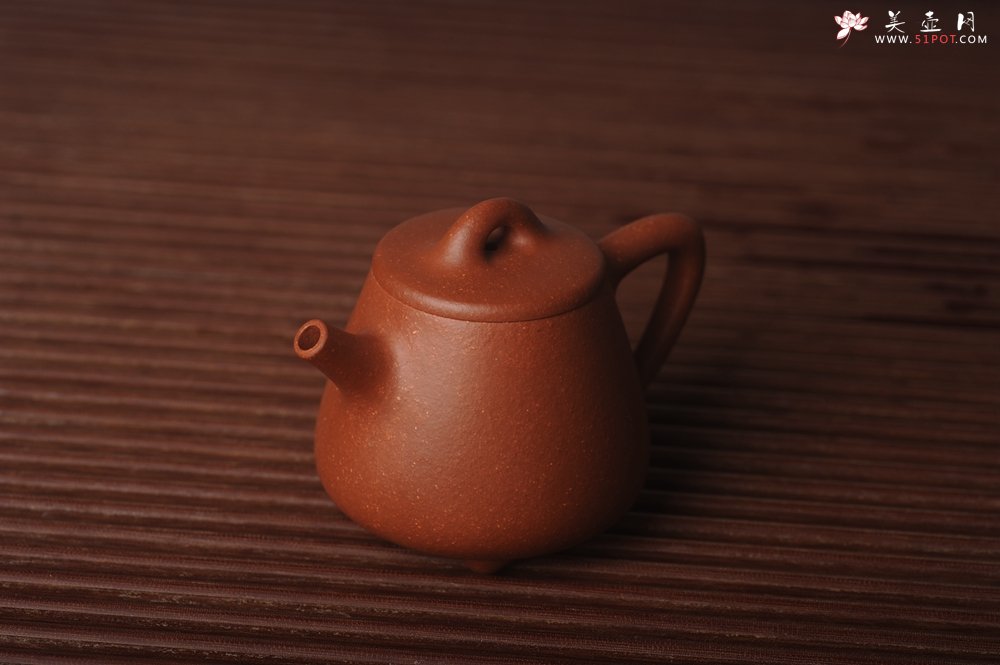 紫砂壶图片：美壶特惠  精工红降坡泥高石瓢 茶人醉爱 - 宜兴紫砂壶网