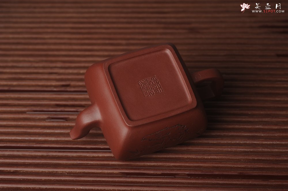 紫砂壶图片：美壶特惠 精品宝瑟四方方樽 陈俊儒精心装饰 - 宜兴紫砂壶网