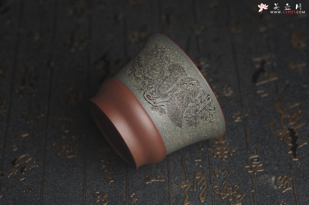 紫砂壶图片：美杯国庆特惠 精品好泥好工好刻雅致特厚实松鼠主人杯二式 - 宜兴紫砂壶网