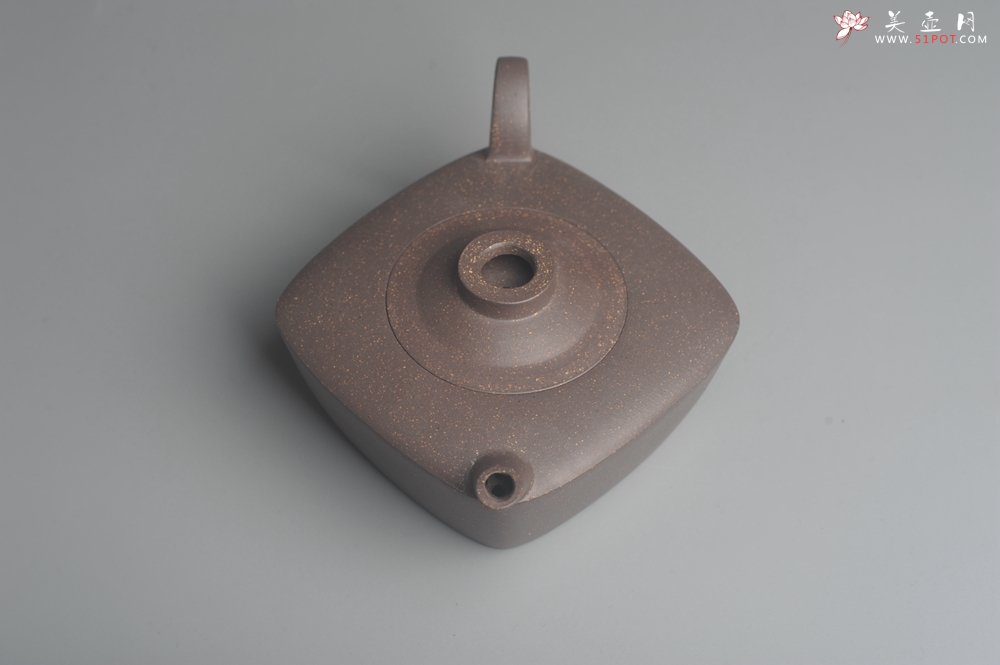 紫砂壶图片：美壶特惠 精致青灰段泥四方无名壶 茶人醉爱 - 宜兴紫砂壶网