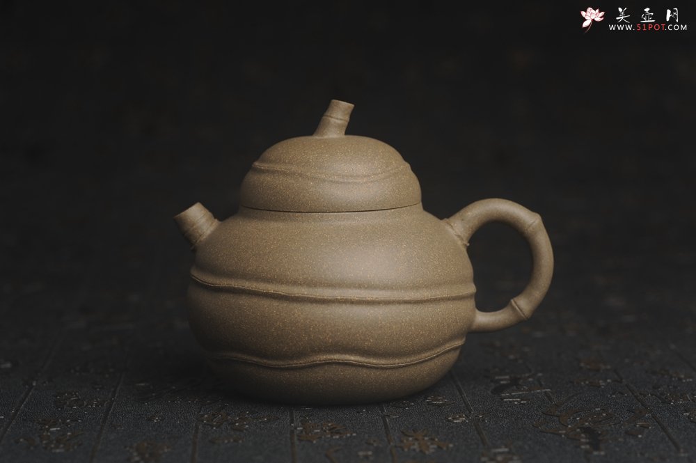 紫砂壶图片：美壶特惠 精致青段薄胎 质量仅101g 大肚竹壶 - 宜兴紫砂壶网