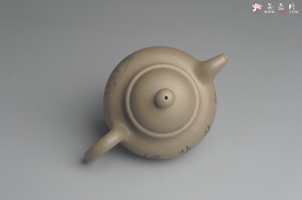 紫砂壶图片：美壶特惠 优质青段精致寿珍掇球壶 茶人醉爱 - 宜兴紫砂壶网