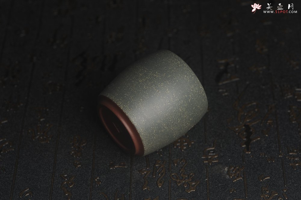 紫砂壶图片：美杯国庆特惠 精品好泥好工雅致厚实清莲主人杯二式 - 宜兴紫砂壶网