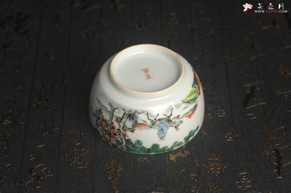 紫砂壶图片：玄辰器 精品古彩踏歌行主人杯压手杯 景德镇茶杯 茶人醉爱 - 宜兴紫砂壶网