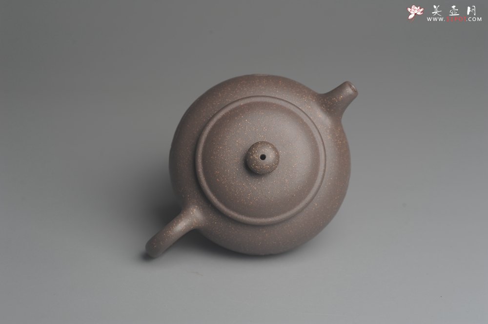 紫砂壶图片：美壶特惠 优质青灰段泥精致行云流水套组 一壶（180cc）二杯一醒茶罐（280cc） - 宜兴紫砂壶网