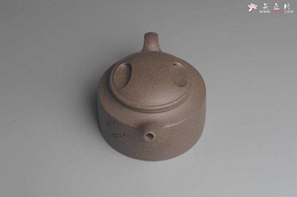 紫砂壶图片：美壶特惠 精工青段牛盖井栏壶 茶人醉爱 - 宜兴紫砂壶网