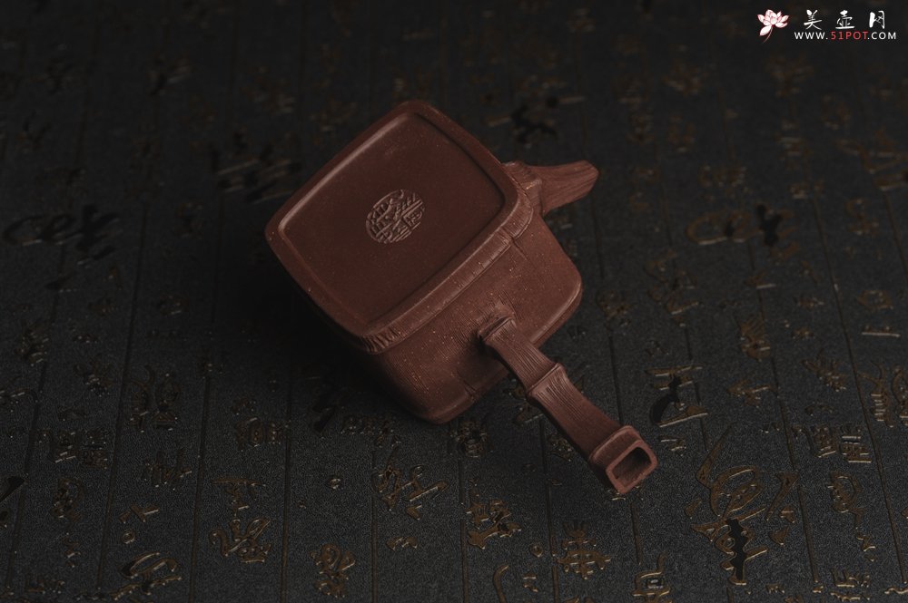 紫砂壶图片：美壶特惠 精致蜗牛四方竹唐羽壶 茶人醉爱 - 宜兴紫砂壶网