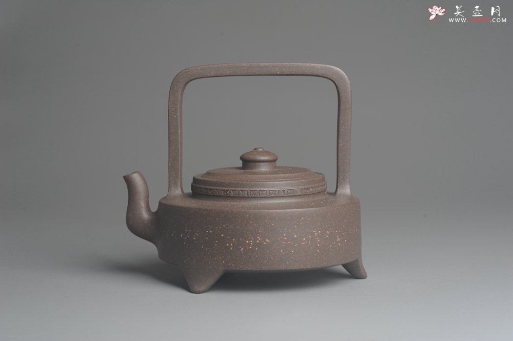 紫砂壶图片：美壶特惠 精致青灰段泥繁星提梁壶 茶人醉爱 - 宜兴紫砂壶网
