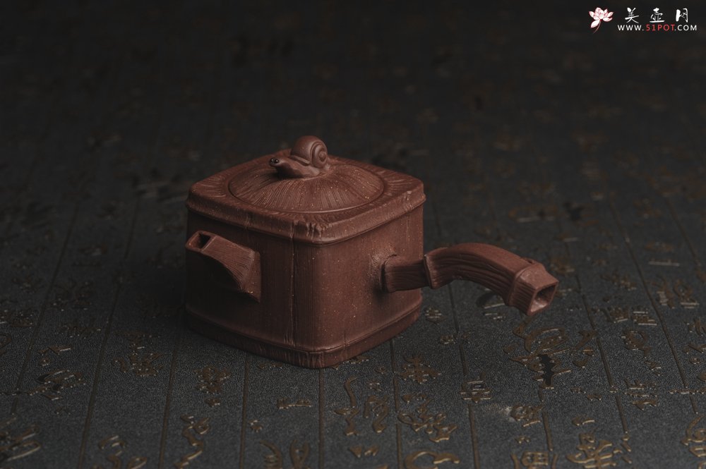 紫砂壶图片：美壶特惠 精致蜗牛四方竹唐羽壶 茶人醉爱 - 宜兴紫砂壶网