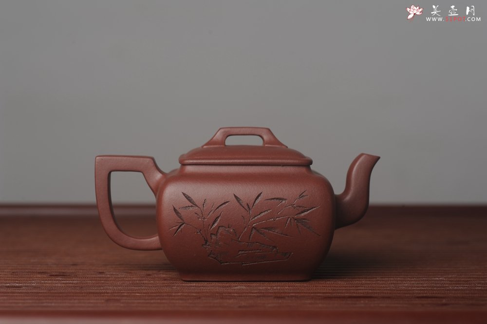紫砂壶图片：美壶特惠 精品宝瑟四方方樽 陈俊儒精心装饰 - 宜兴紫砂壶网