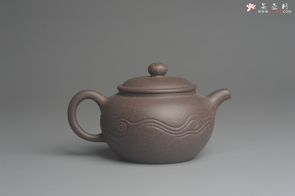 紫砂壶图片：美壶特惠 优质青灰段泥精致行云流水套组 一壶（180cc）二杯一醒茶罐（280cc） - 宜兴紫砂壶网