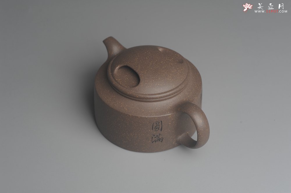 紫砂壶图片：美壶特惠 精工青段牛盖井栏壶 茶人醉爱 - 宜兴紫砂壶网