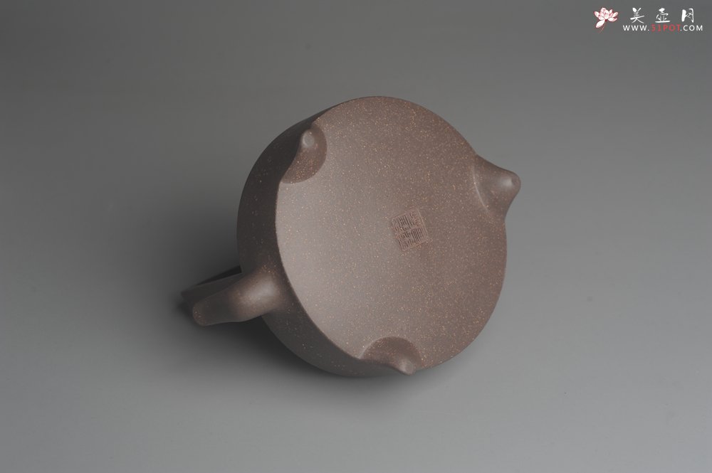 紫砂壶图片：美壶特惠 精致青灰段泥繁星提梁壶 茶人醉爱 - 宜兴紫砂壶网