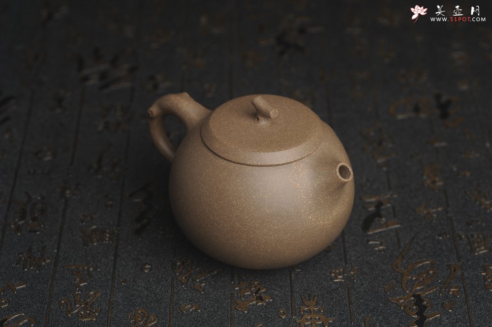 紫砂壶图片：美壶特惠 精致青段茄瓜物语壶 茶人醉爱 - 宜兴紫砂壶网