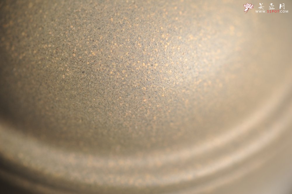 紫砂壶图片：美壶特惠 精致青段寿珍掇球茶壶 性价比高 茶人醉爱 - 宜兴紫砂壶网