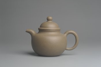 紫砂壶图片：美壶特惠 精致青段寿珍掇球茶壶 性价比高 茶人醉爱 - 宜兴紫砂壶网