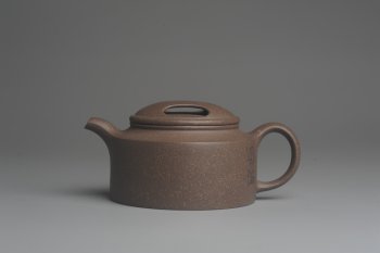 紫砂壶图片：美壶特惠 精工青段牛盖井栏壶 茶人醉爱 - 宜兴紫砂壶网